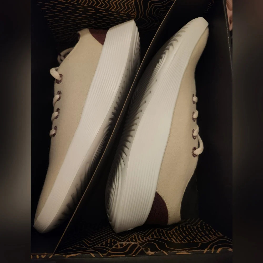 NEW Allbirds Men's Wool Runner 2 Beige Hush Blanc Sole 13.5 Cream & Burgundy